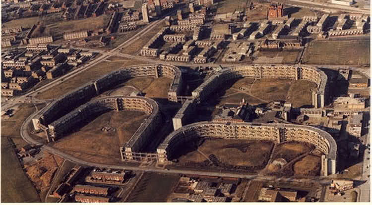🚨 New on Substack: Part One of my two-part post on the 'infamous' Hulme Crescents in Manchester; completed 1971, demolished 1994.
municipaldreams.substack.com/p/the-hulme-cr…