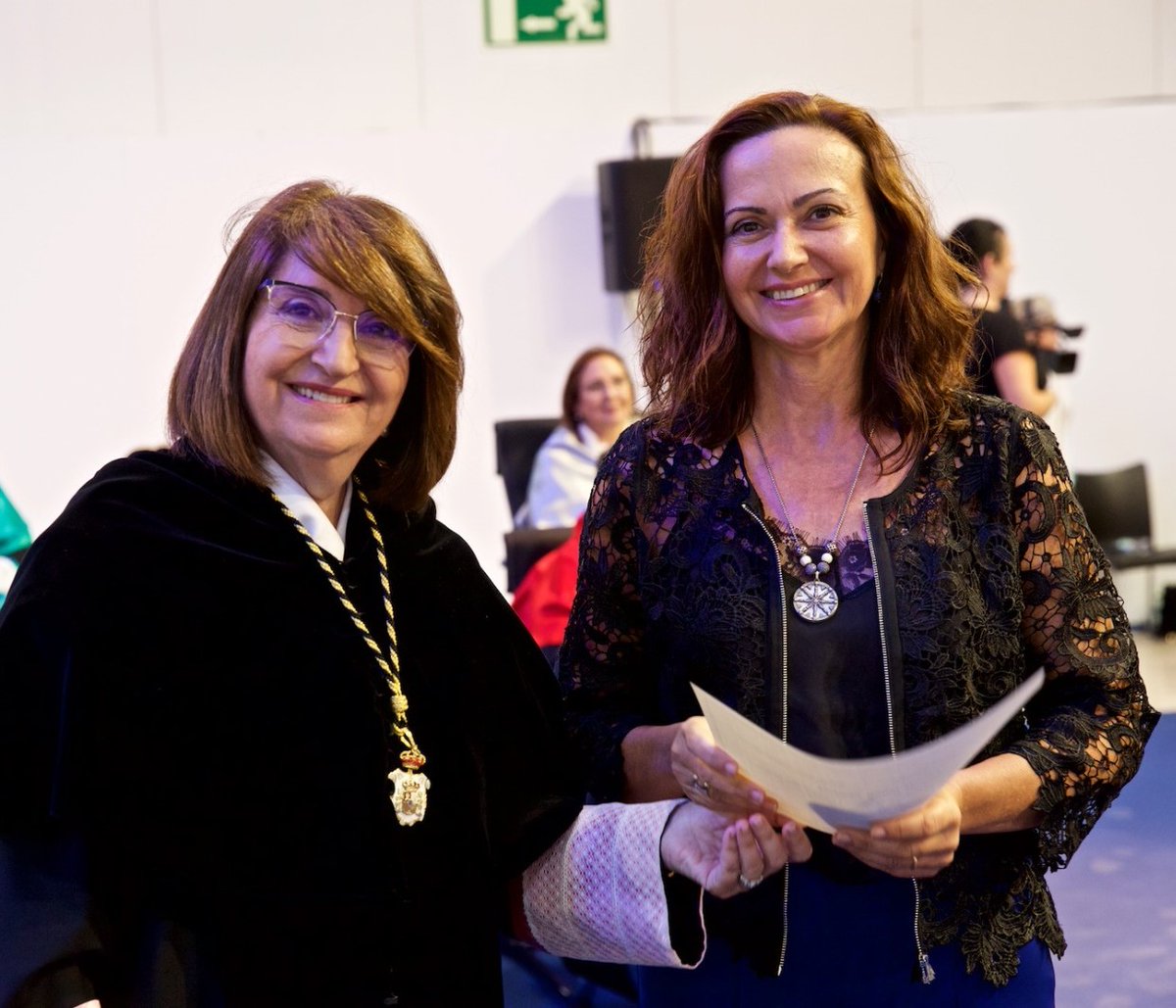 Universidad de Alicante UA (@ua_universidad) on Twitter photo ¡Enhorabuena, Yolanda! 👏
La profesora de Derecho Civil de la UA Yolanda Bustos Moreno, galardonada con uno de los Premios Importantes del <a href="/informacion_es/">INFORMACION.es</a>.
Ve reconocida su experiencia investigadora en inteligencia artificial, drones y navegación aérea.
s.ua.es/es/KSUC ¡Enhorabuena, Yolanda! 👏
La profesora de Derecho Civil de la UA Yolanda Bustos Moreno, galardonada con uno de los Premios Importantes del <a href="/informacion_es/">INFORMACION.es</a>.
Ve reconocida su experiencia investigadora en inteligencia artificial, drones y navegación aérea.
s.ua.es/es/KSUC