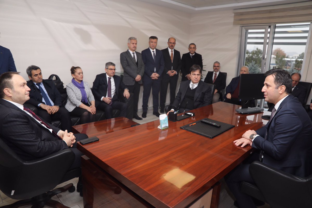 uyalcin_'s tweet photo. TCDD Taşımacılık A.Ş. Genel Müdür Yardımcısı olarak atanan Sn. @semscakiroglu’nu İdari kadromuzla birlikte Marşandiz Yerleşkesi’ndeki makamında ziyaret ettik, iyi dileklerde bulunduk. 
  
Genel Müdür Yardımcımız Sn. @semscakiroglu’nu tebrik ediyor, yeni görevinin hayırlara vesile olmasını diliyorum.

Kendisinin işleyişimizi en iyi noktaya taşımamız ve hedeflerimize ulaşmamız adına Kurumumuza büyük katkılar sunacağına inancım tam, Allah (c.c) utandırmasın.