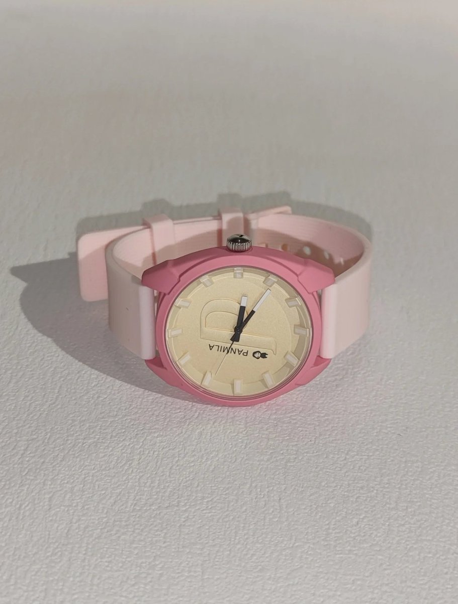 iyasudadeh_'s tweet photo. pengen spill jam tangan yg modelnya gemesh bgt, bahkan bisa kalian jadiin kado juga😭💘 https://t.co/P2i9xUbq4B