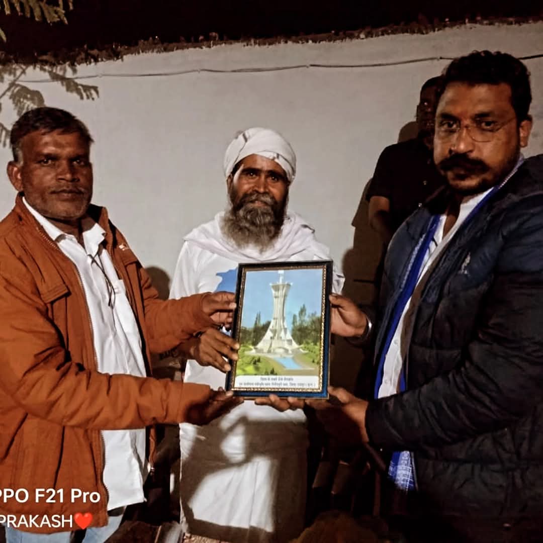 कल शाम नगीना सांसद,आदरणीय एड.चंद्रशेखर आज़ाद जी के साथ छत्तौना मंदिर,हसोद रायपुर पहुंचे और #छत्तीसगढ़ प्रदेश कार्यालय का उद्घाटन किया संकल्प लिया गया कि पुरे प्रदेशभर में संभाग और जिला स्तर पर भीम आर्मी (ASP) के कार्यालय खोले जाएंगे और कैडर देने का अभियान चलाया जाएगा। <a href="/INCIndia/">Congress</a>
