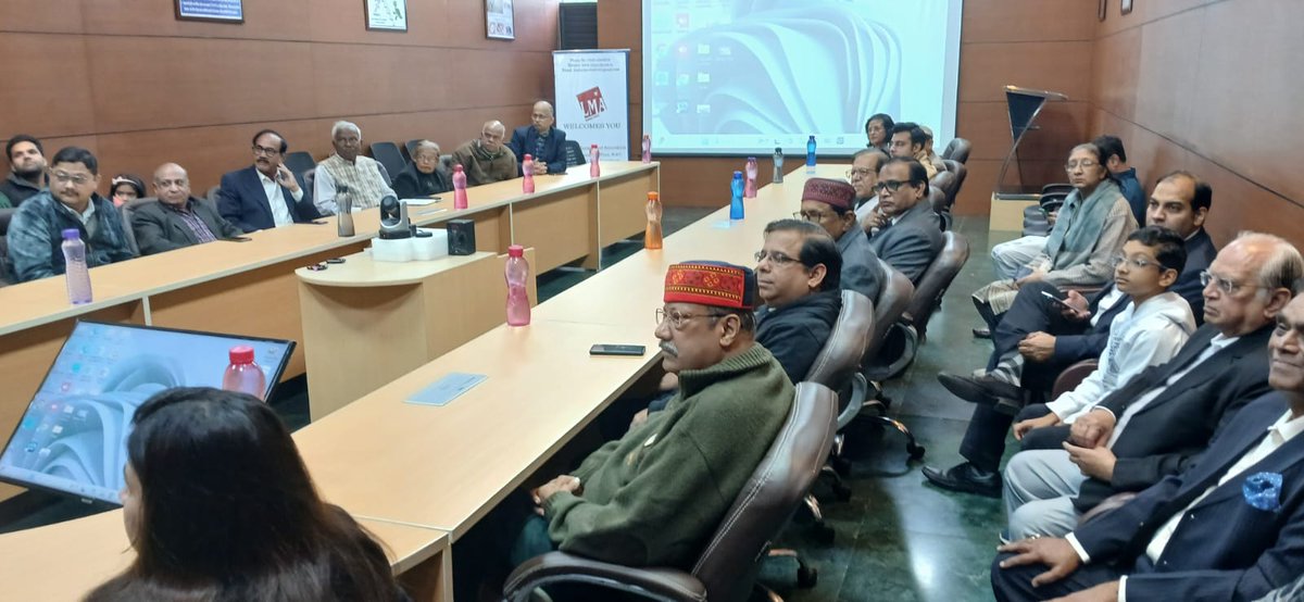 LucknowManagem3's tweet photo. Lucknow Management Association had the wonderful opportunity to visit the Amul Banas Dairy Plant, where members gained an in-depth understanding of dairy production.
We were guided by Mr. Venkatesh Rajan, Human Resource Manager at Amul, who took us through the entire plant. https://t.co/ZW6Ka4A5jQ