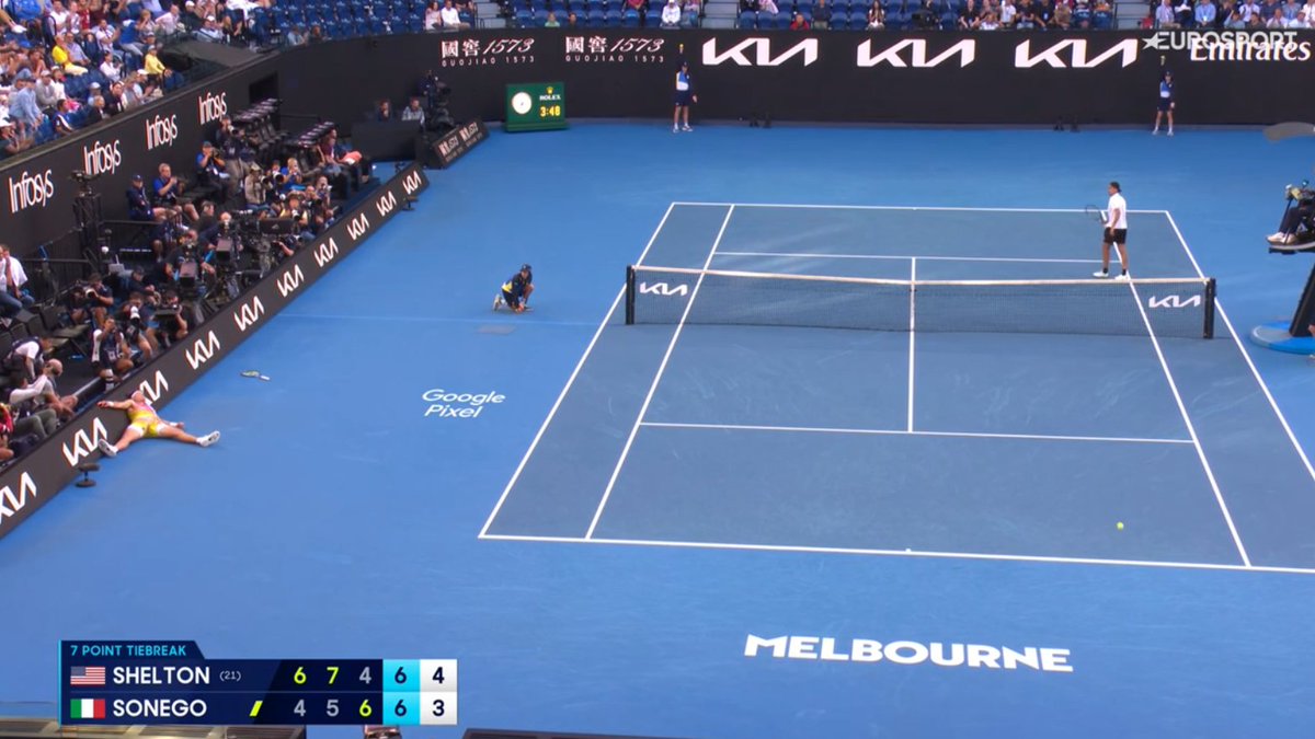 RemeliTennis's tweet photo. Ce match c'est n'importe quoi mdrrr

Regardez où est Shelton MDRRRRRR (il va bien) https://t.co/hU0gwaNXno