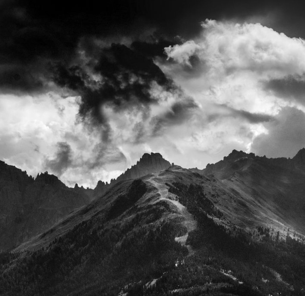 nicoleysimon's tweet image. UND UNS BLEIBT NICHTS, ALS MUTIG GEFAßT, DIE ZÜGEL FESTZUHALTEN UND BALD RECHTS BALD LINKS, VOM STEINE HIER VOM STURZE DA, DIE RÄDER WEGZULENKEN. WOHIN ES GEHT, WER WEIß ES? ERINNERT ER SICH DOCH KAUM, WOHER ER KAM.

— Goethe 

#Egmont