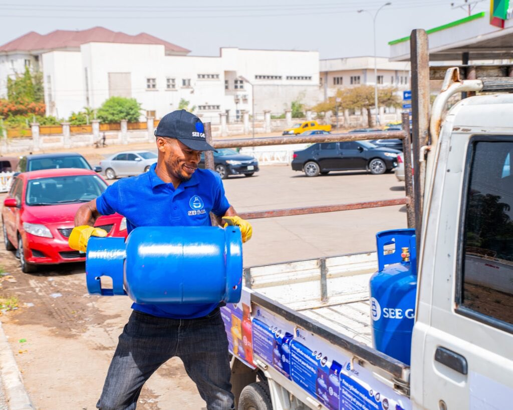 SeeGasng's tweet photo. Fast Refills, No Hassle!
Running low on gas?
Seegas has you covered with quick and efficient refills.
Enjoy seamless doorstep delivery for your convenience. Your comfort is our priority!
#seegas #doordelivery #cooking #lpg https://t.co/wF4nTvB0qs