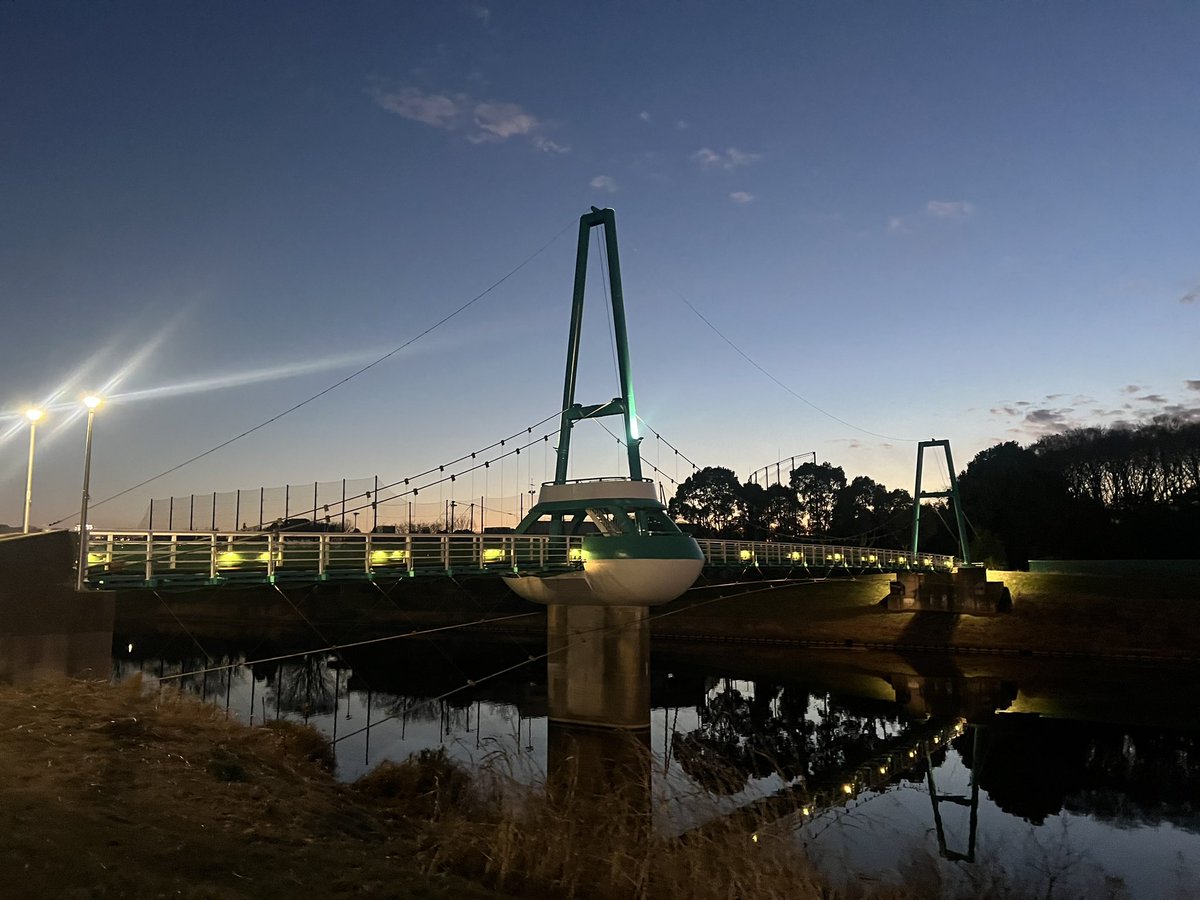 koki8301's tweet photo. この1年改修工事していた、八千代市総合公園の新川に架かっているゆらゆら橋
久しぶりに渡りました。
#八千代市総合公園
#ゆらゆら橋 https://t.co/N5gCr8LBTt