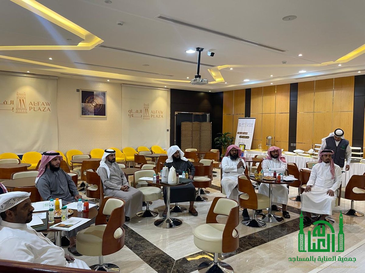 masajidcare_sh's tweet photo. عقدت الجمعية اجتماع الجمعية العمومية الاول برئاسة رئيس مجلس الإدارة أ/مبارك مبروك البريكي ، و بحضور اعضاء الجمعية العمومية  حيث انطلقت أعمال الإجتماع وناقشتِ المحاورَ المدرجةَ على جدول الأعمال واستعراض الموازنة التقديرية والخطة التشغيلية للجمعية للعام 2025م https://t.co/t8H5O4uuJI