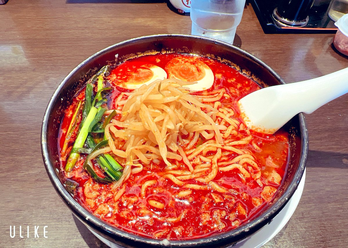 辛かったけど美味しかったー👍
たまーに辛いの食べたくなるんよね！
ヒーヒー言いながら食べてたら隣に座ってたおばちゃんが「食べ終わったら食べな」って黒飴くれた！
そういう優しさ本当に嬉しい😭✨