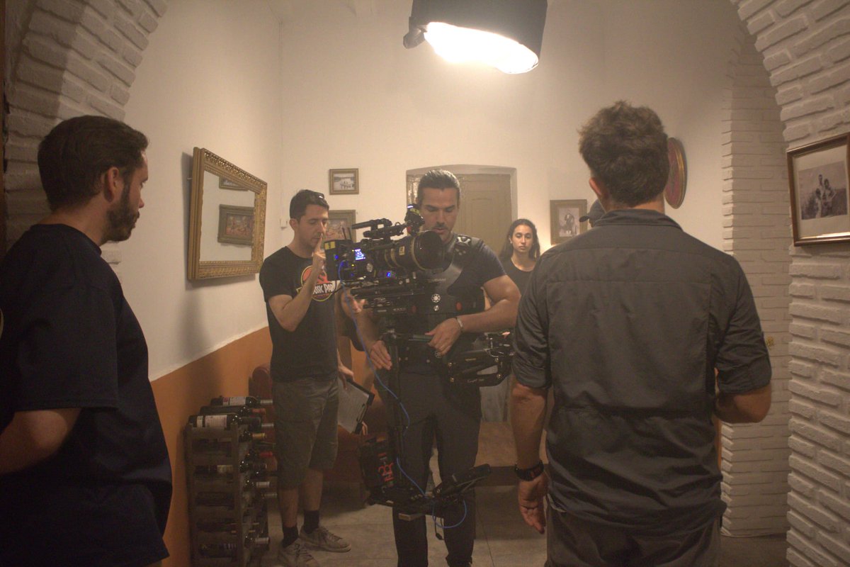 Una de las cosas que me apasionan de mi trabajo es ese punto de exploración e innovación con un grupo de técnicos y artistas. Porque sentimos que debemos ser honestos para encontrar la verdad y la belleza de cada historia y proyecto.