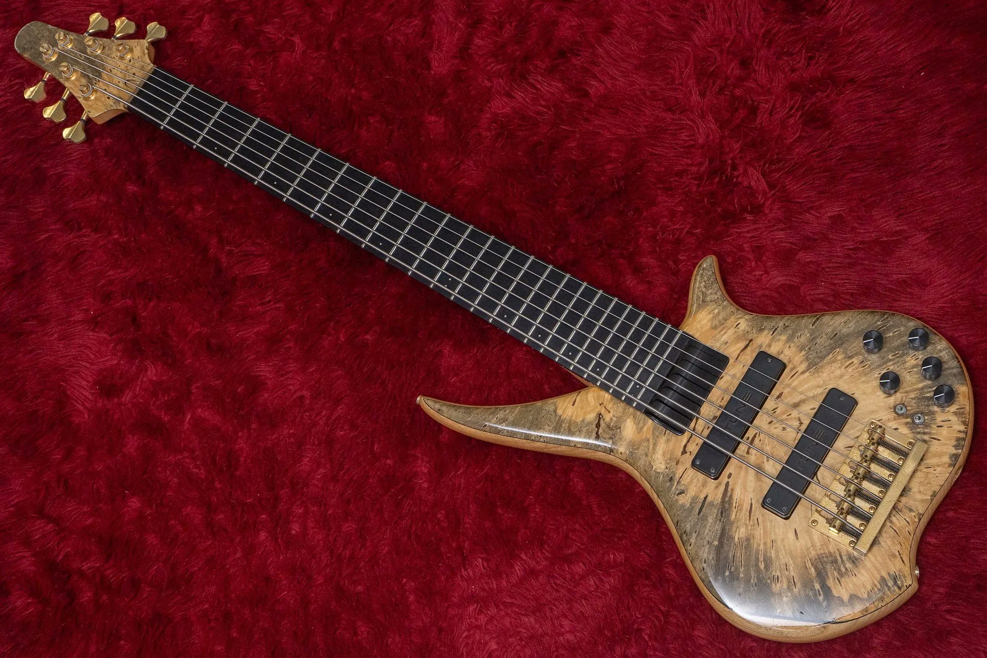 Fender Heartfield DR4 ベース（Bass）