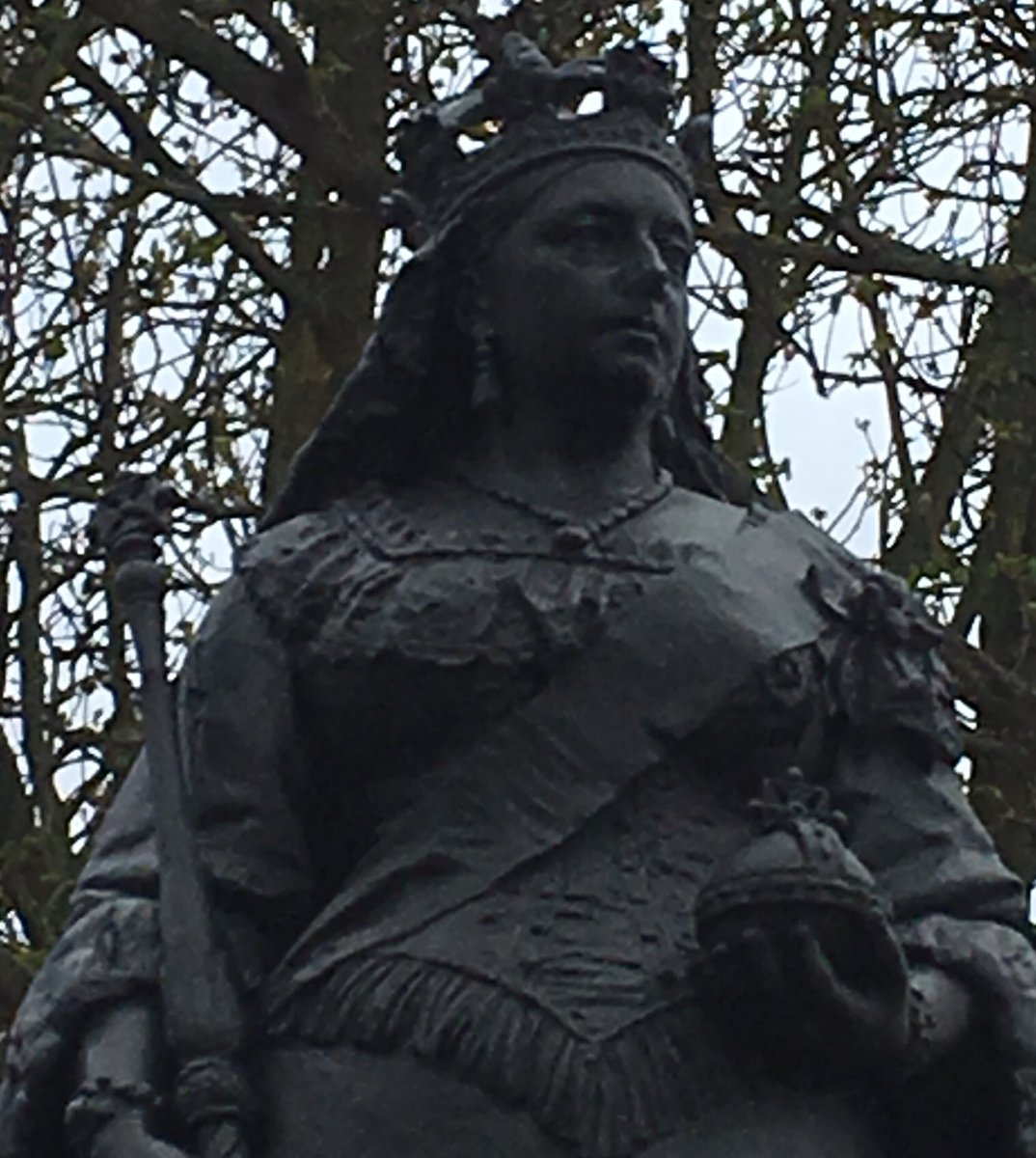 RoyalsOther's tweet image. There are more statues of Queen Victoria than of other British Monarch, commissioned before and after her death. One of my favourites is the one in Scarborough by Charles Bell Birch, unveiled by Princess Beatrice in 1903. Beautiful statue in a glorious setting.