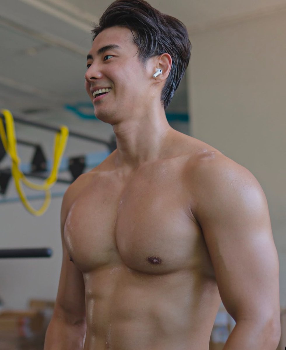 MR MR (@ansonleee) on Twitter photo 