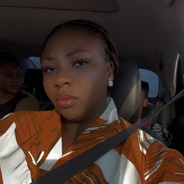 Aishat1113's tweet image. Can I see a picture of you not smiling? Please don&apos;t air me🤲🏽🙏🏽