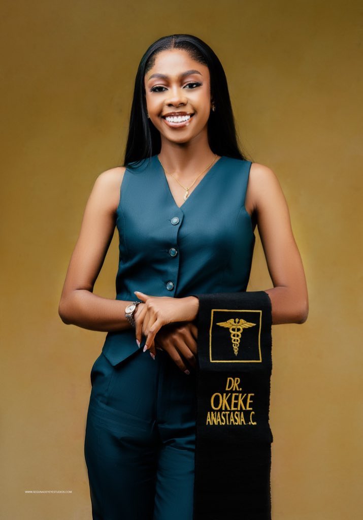 anastasiaokeke_'s tweet photo. RE-INTRODUCING DR .OKEKE CHINECHEREM ANASTASIA (MBBS)
GOD DID ❤️ https://t.co/DYXWbeDWTE