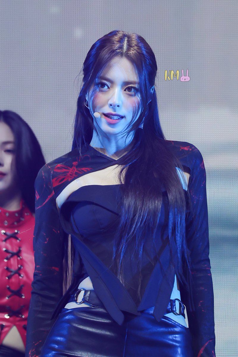 250119 UTO FEST in YOKOHAMA HQ ❷

#ITZY #있지 #イッチ
#YUNA #유나 #ユナ
<a href="/ITZYofficial/">ITZY</a>