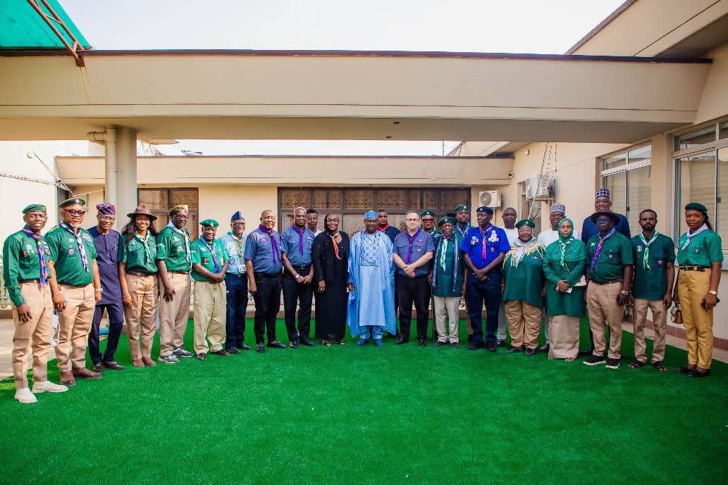 OfficialOSGF's tweet image. Secretary to the Government of the Federation, Sen. George Akume, fnim, CON, receives members of the World Organization of the Scout Movement (WOSM) led by its Deputy Secretary General, David Berg, on courtesy visit on Tuesday, 21st January, 2025 in Abuja.