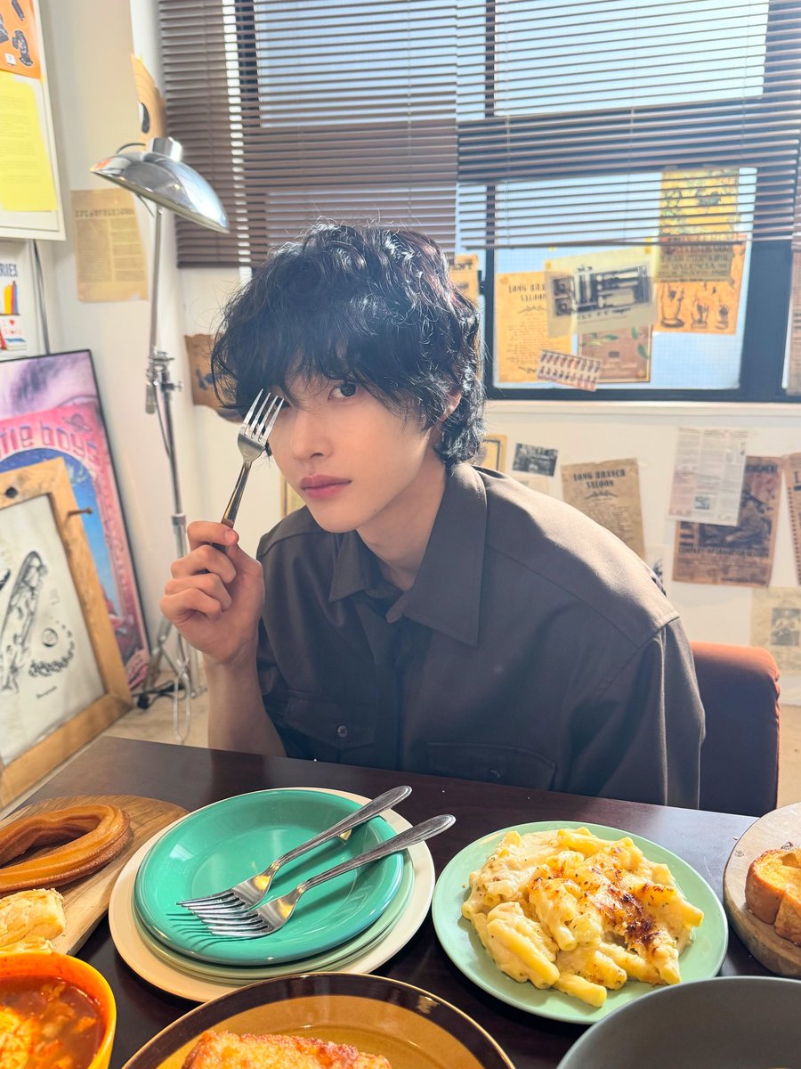 𝑽𝑪𝑹 𝑩𝒆𝒉𝒊𝒏𝒅 𝑷𝒉𝒐𝒕𝒐
🐻🐼

#WONBIN #원빈
#RIIZE_TheSecretLIEZ
#RIIZE #라이즈 
#RISEandREALIZE