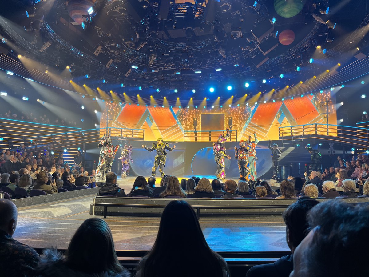 cameramanshaun's tweet photo. Great show, loved the revamped Starlight. @starlightlondon #StarlightExpress https://t.co/5lIyl4PgbE