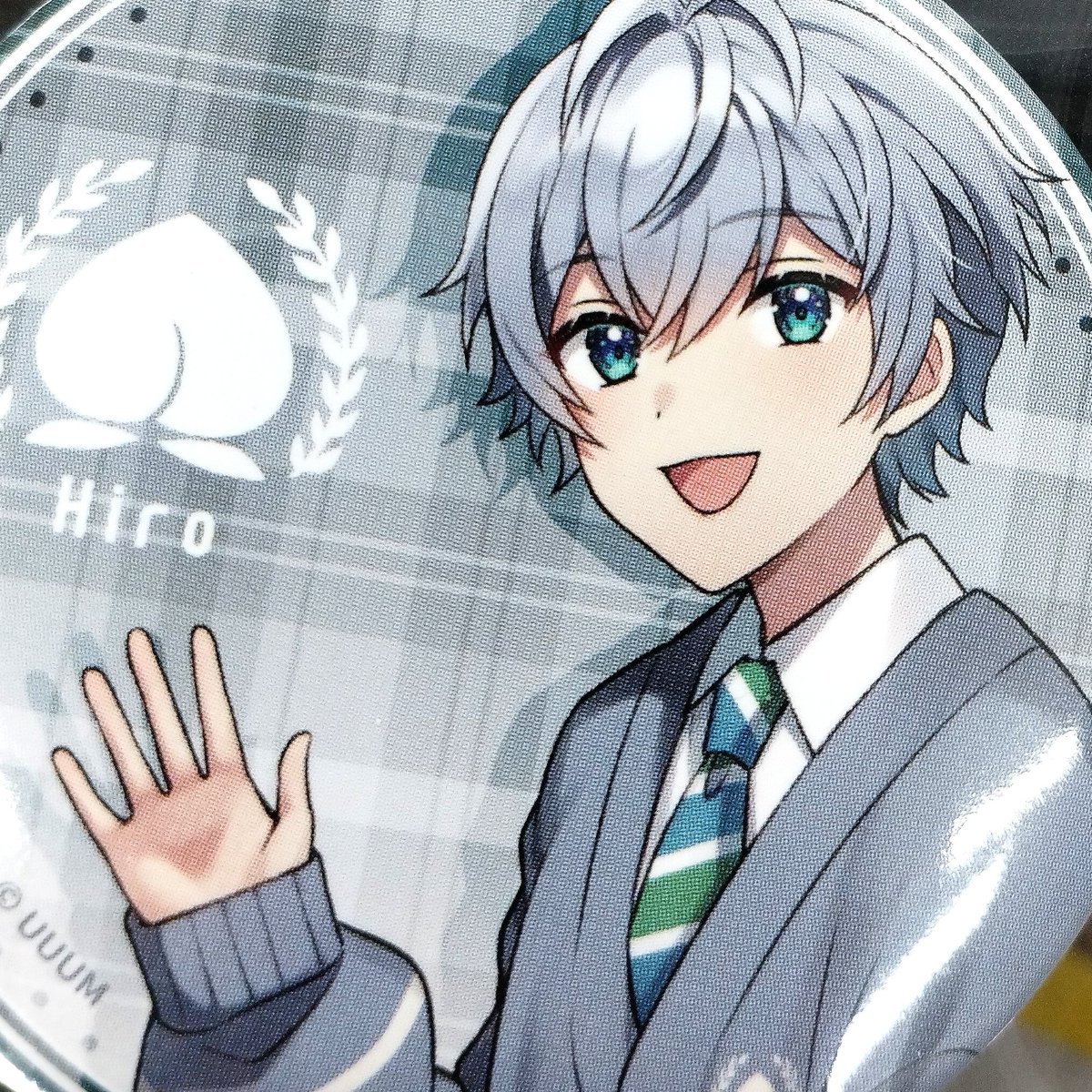 入荷情報】 カラフルピーチ 缶バッジ リングライト アクキー