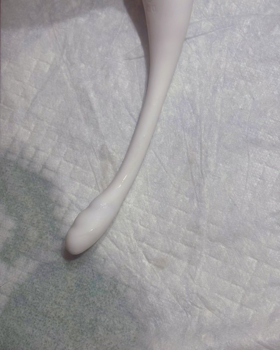 玩震动的从来没喷过…感觉比秒潮更容易找到yd的位置，而且放在被子里基本没有声音，新手强推
放进去试两次就能找到g点，把腿夹紧，整个身体就会控制不住扭动，还好用了尿垫…妈妈不在贱狗狠狠偷玩，期待妈妈的巴掌🥺

#白小姬 #一颗青杏
玩具来自一颗青杏<a href="/ykqxwjd666/">一颗青杏（是官号哦）</a>
淘宝店：青杏成人用品专营店