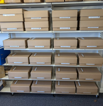 hull_libraries's tweet image. Good morning,
In honour of #LibraryShelfieDay a before and after of our Quaker Collection from last year. Let's see your shelfies!