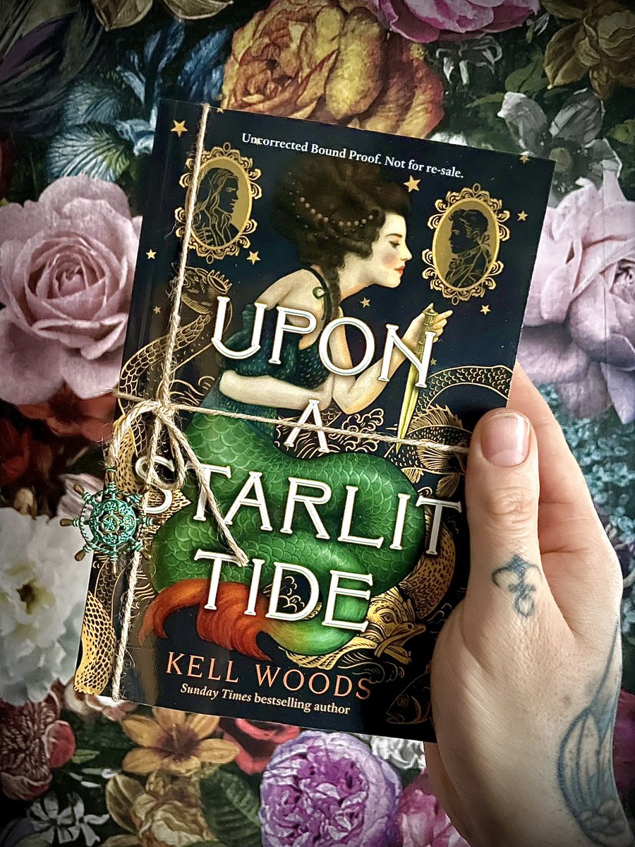 Dan-📚Bookseller/BookBlogger📚 (@dman1504) on Twitter photo 🌊 This is beautiful!! 🌊
💚 Thank you so much <a href="/charlottekelly_/">charlotte</a> for this marvellous proof of #UponaStarlitTide by <a href="/kellinthewoods/">Kell Woods</a> which sounds positively enchanting! 💚
✨And what a cover! ✨
This stunning book publishes February by <a href="/TitanBooks/">Titan Books</a>
#Bookmail #Gifted 🌊 This is beautiful!! 🌊
💚 Thank you so much <a href="/charlottekelly_/">charlotte</a> for this marvellous proof of #UponaStarlitTide by <a href="/kellinthewoods/">Kell Woods</a> which sounds positively enchanting! 💚
✨And what a cover! ✨
This stunning book publishes February by <a href="/TitanBooks/">Titan Books</a>
#Bookmail #Gifted