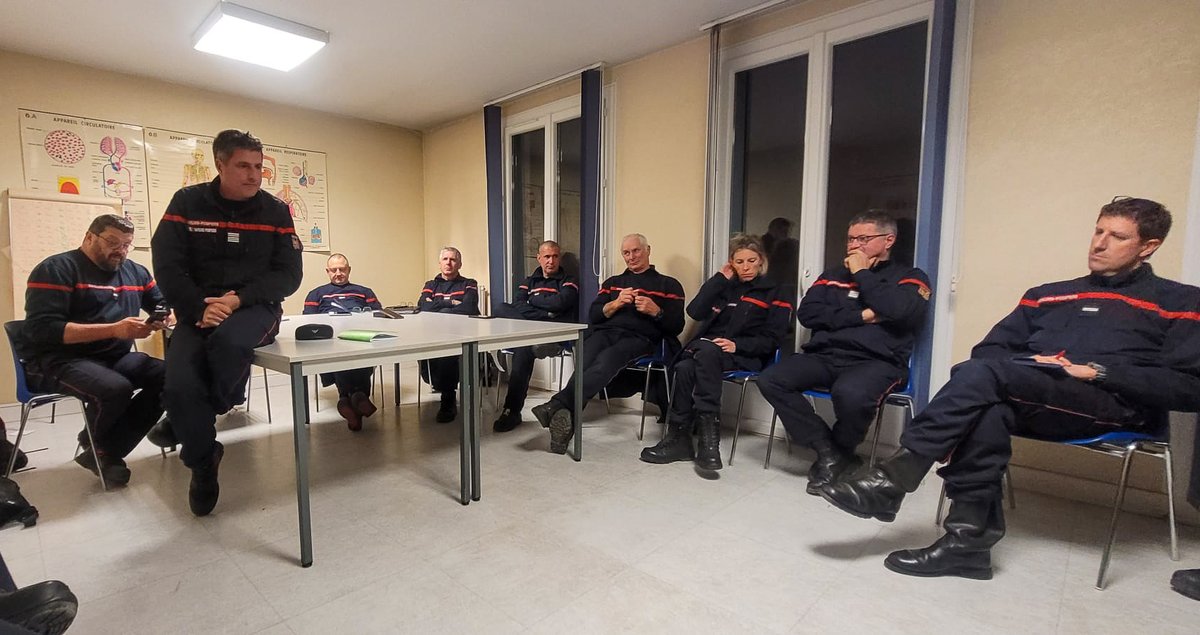 sdis47's tweet photo. #MardiVisite 📢 En ce début d'année, reprise des visites de compagnie en commençant par celle du Passage au CIS #Layrac. L’occasion de faire un point de situation sur l'activité des #COS et de présenter les évolutions 2025 avec #MoonSP, les ECG et #NexSIS. https://t.co/VbIkPpqtEd