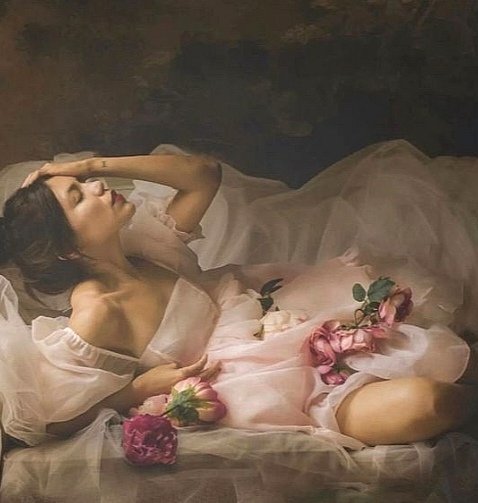 sanjaraic1's tweet photo. Zest of orange
bergamot &amp; vanilla
weightless
yet strong
on the pillow
where the breath
of longing sighs
Chalice of hands
in quiet offering
spills impatience
brushing delicate
curves of smile
Salt lingers on skin
as trace of past tides
held together
by the #lace of desire

#vss365 https://t.co/hzjyEpDYPp