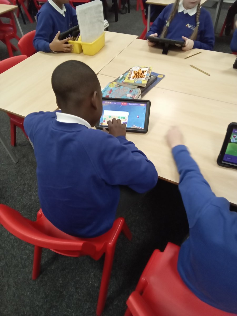 DeltaMerseyY6's tweet photo. We are competing in the Year 4 Emile spelling event! #MPAspelling @DeltaMersey https://t.co/Ds5PPeh4mn