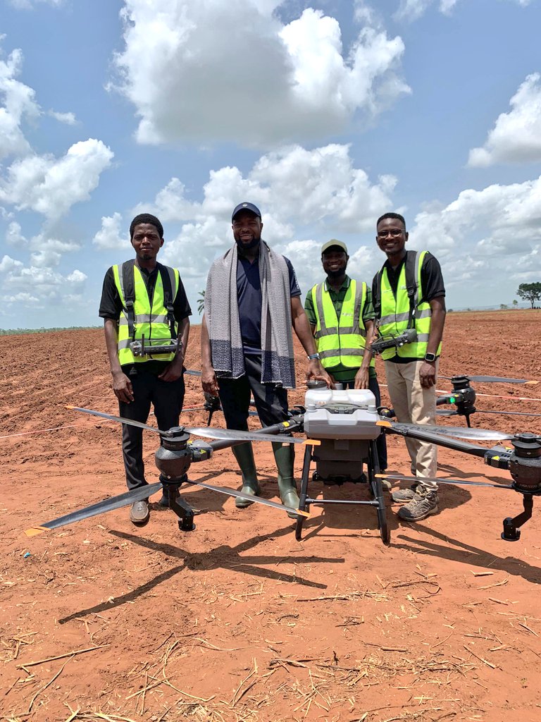 Femi__Adekoya's tweet image. I am waiting for a time when State Governments/Ministries of Agriculture would be Empowering Youths &amp;amp; Women with Agricultural Drones and solid funding/investments

Can we just move past this 2kg 🌽 seed, 3 bottles of agrochemicals, cutlasses and how empowerment?

Let&apos;s redefine…