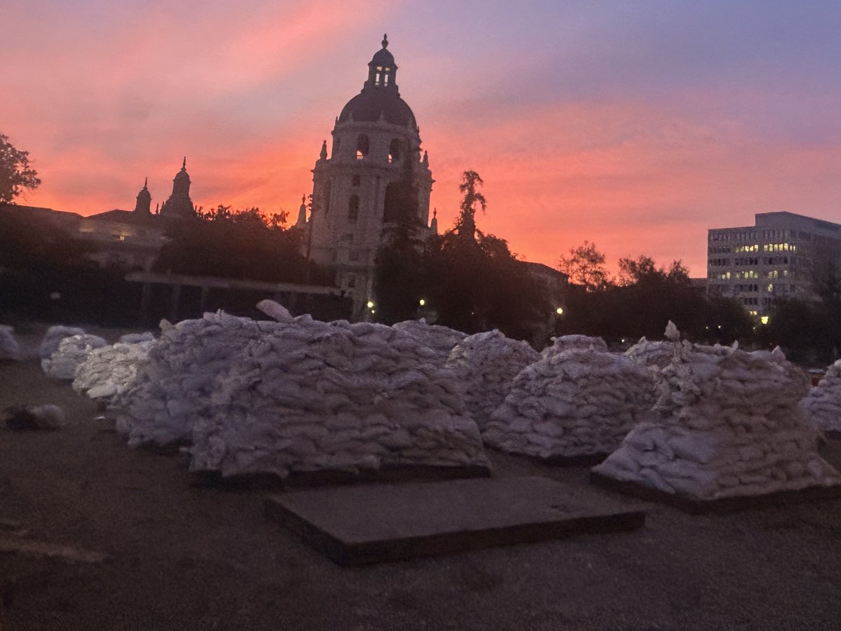 The City of Pasadena prepares for the next possible threat, rain. Thousands of sand bags will be used to shore up areas beneath the #EatonFire burn scar. @kcalnews <a href="/PasadenaGov/">City of Pasadena</a>