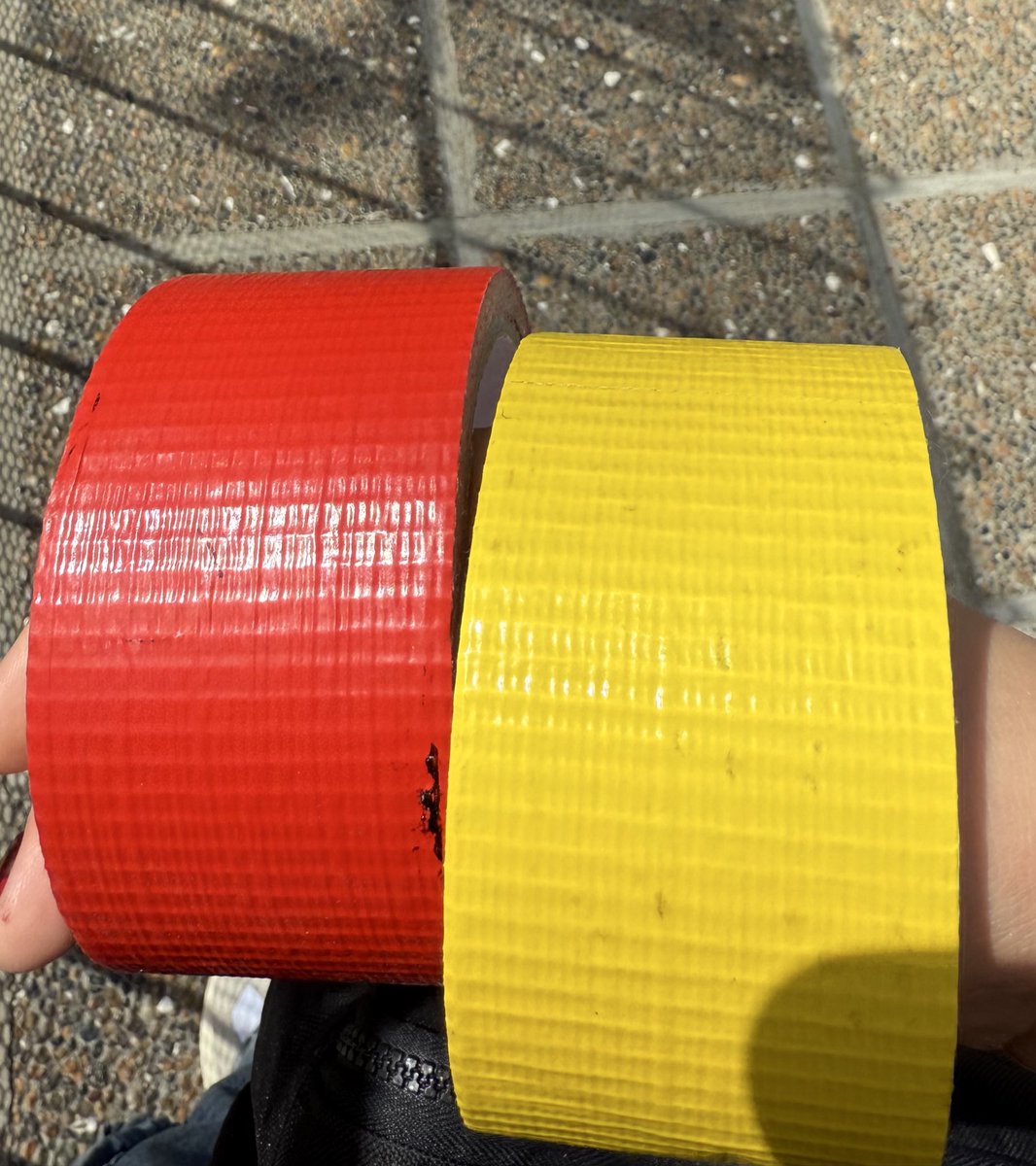anatthxma's tweet photo. no hice pulseras pero compré cinta para todos 😀 https://t.co/GcaFdsSSk6