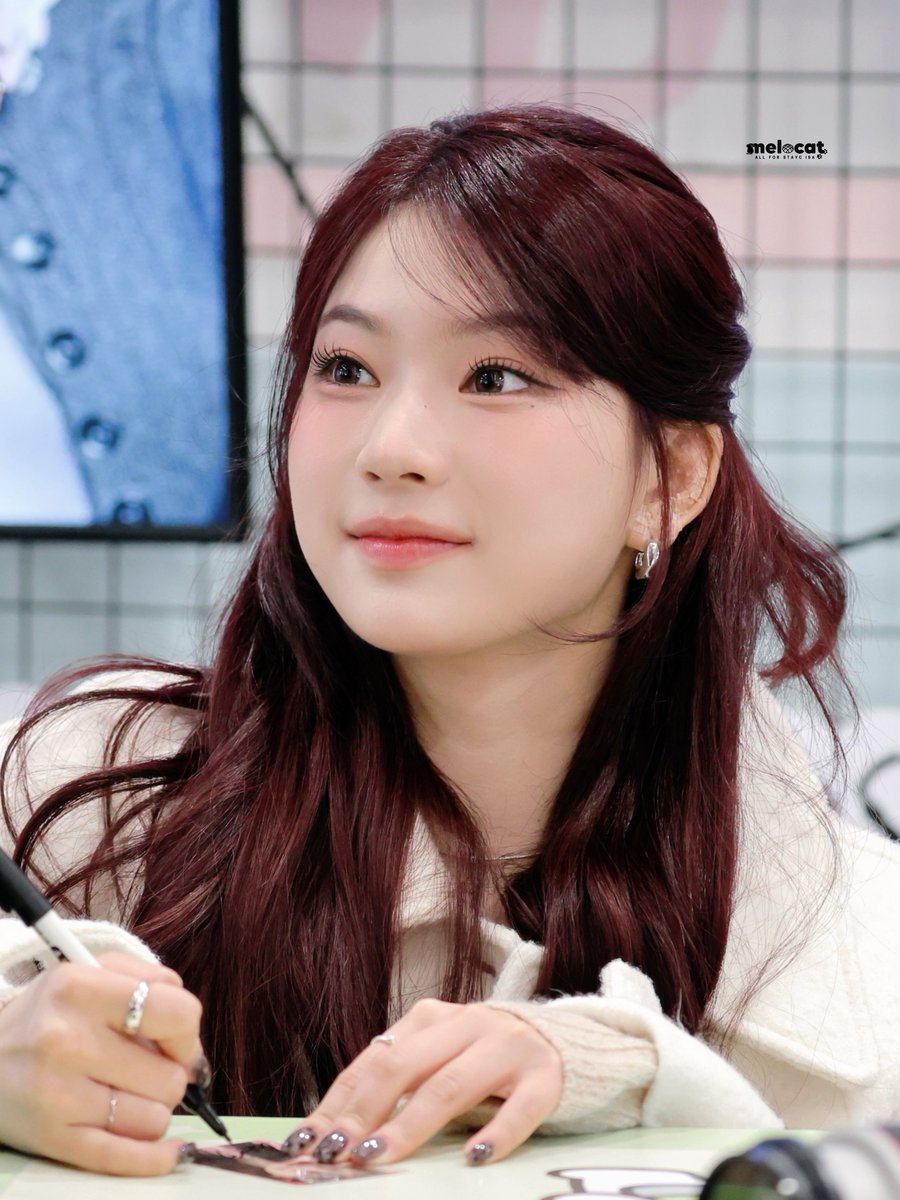 melocat0123's tweet photo. #메론빵말고_아이사의_생일빵 
#KITTYKAT_ISA_DAY 
🎂💟
#STAYC #스테이씨 #아이사 #ISA #진짜냥 https://t.co/O9OKdIMhBU