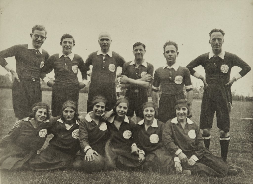 Het Apeldoornsche Bosch was een centrum van de Joodse sport – tot de deportaties van 1943
sportgeschiedenis.nl/sport-en-polit…