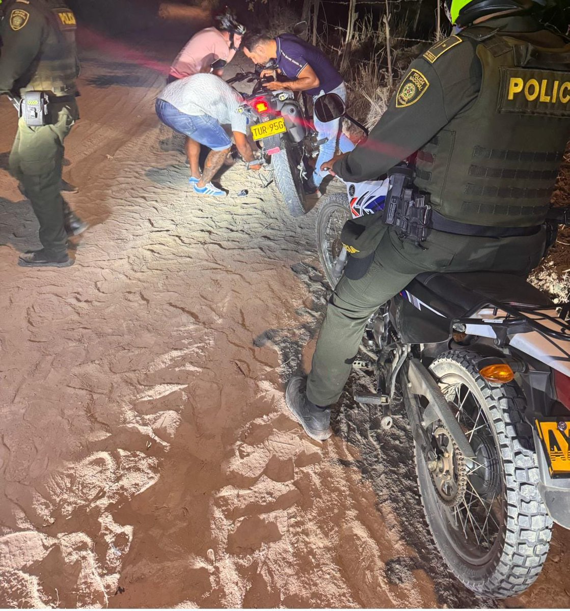 en la cumbre hubo un hurto de motocicleta modo halado y gracias al GPS q contaba la moto, Se pudo recuperar al norte de Bucaramanga cerca a la cemento, Y los ladrones dejaron botada la moto hurtada y una en la q iban ellos