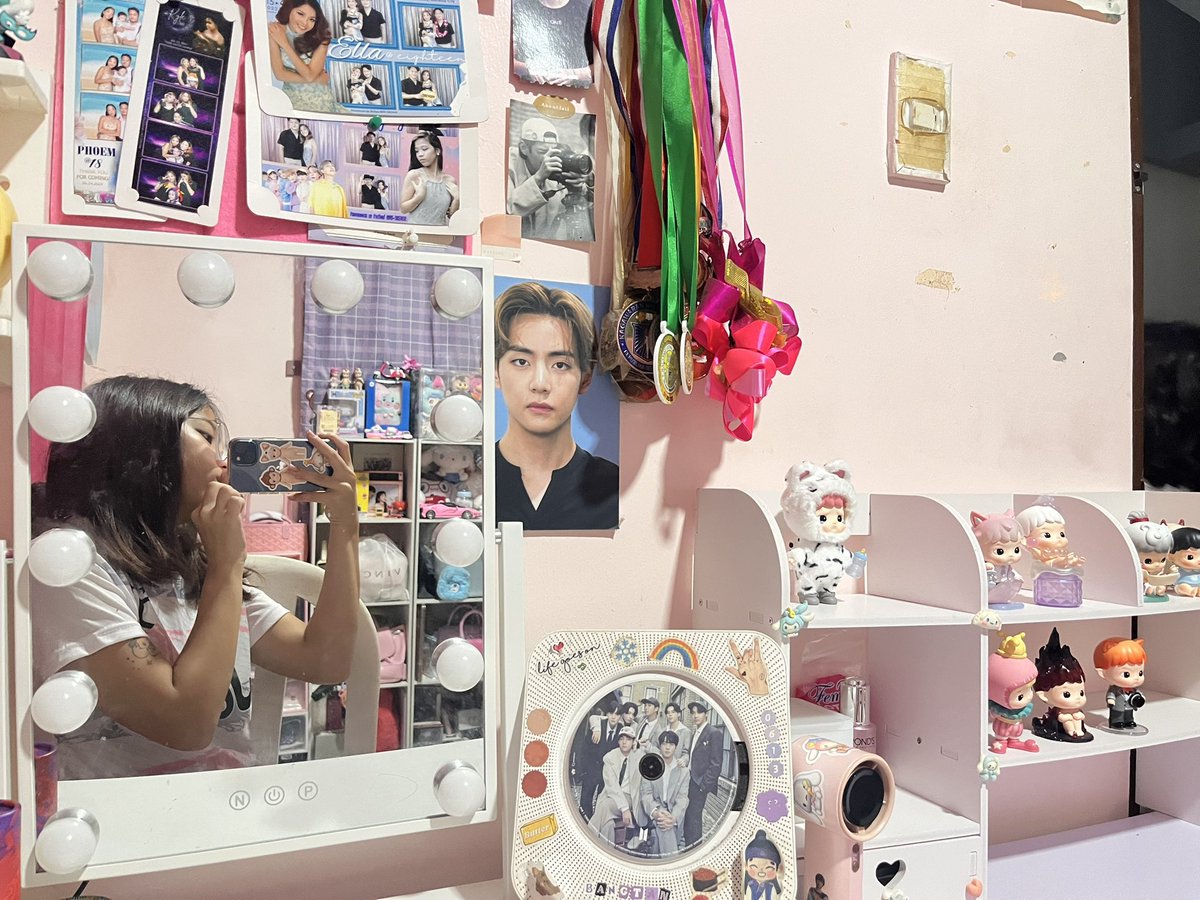 kyeoptae_V's tweet photo. There's something inside me talaga na sobrang happy whenever I get to organize and re-arrange my space🥰 https://t.co/ZZfnHCYJEi