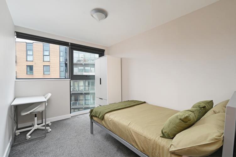WestONEspace's tweet photo. Live in luxury at this West One penthouse with a gym, cinema and study space included 🤩

📣 Available: July 2025 📣

📍 West One, City Centre

🛏️ 3 Bedrooms
🚿 2 Bathrooms
👣 Central location
🌇 Private balcony
📹 CCTV and night security https://t.co/SWLFNf5LK6