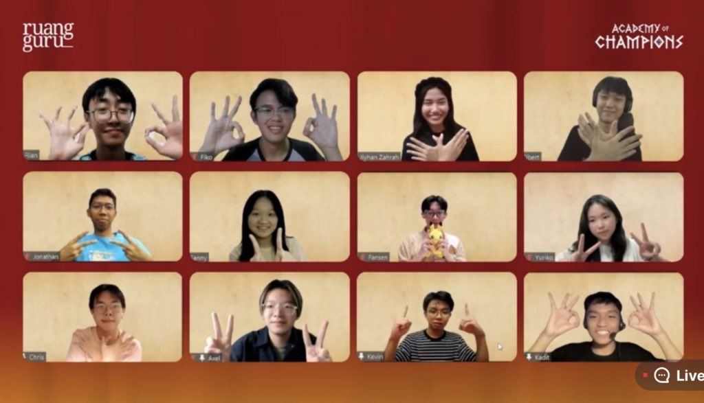 jjuaddicted's tweet photo. WKWKW seruu banget!! banyak funfact dan saling roastingg😭😭🤣🤣🤣 #xcellents #barudakw3ll #11akusayangibu #axelots #kaditygy #imkevin https://t.co/IztcrTM0oV