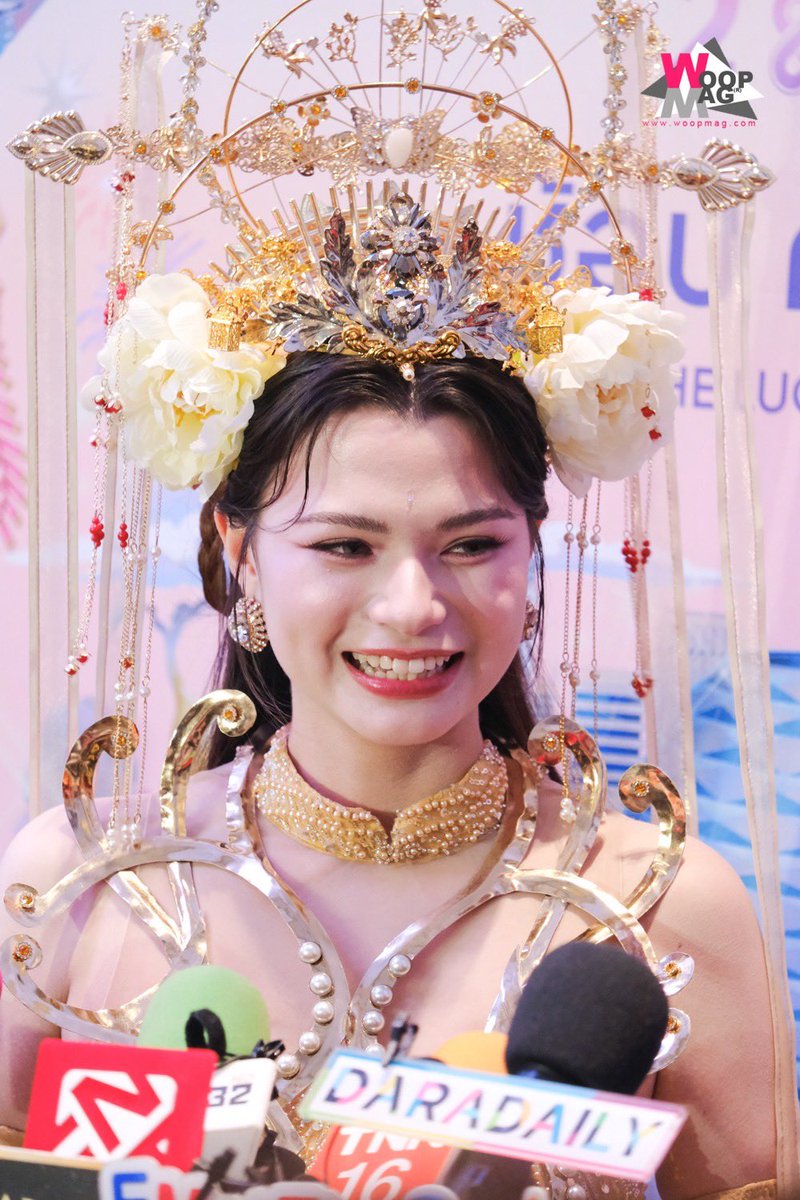 woopmag's tweet photo. สวยสะกดจิตสะกดใจ 💕 "เบคกี้ รีเบคก้า" ช่วงสัมภาษณ์สื่อ ในงาน "KING POWER CHINESE NEW YEAR 2025 ช้อป ดวง ปัง SHOP THE LUCKIEST FORTUNES" 🧧🎊

CHINESE NEW YEAR WITH REBECCA #KingPowerCNY2025xBecky
#Beckysangels #BeckyArmstrong
#KingPowerChineseNewYear2025
#มูเที่ยวกินช้อป https://t.co/iJV5HrGsAq