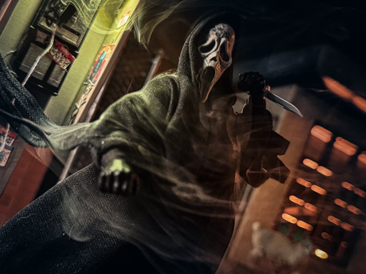 GHOSTED!

#One12Day come to an end…

#Ghostface #Mezco #MezcoToyz #Scream #ACTIONFIGURES #ActionFigurePhotography #ToyPhotography 

<a href="/mezcotoyz/">Mezco Toyz</a> <a href="/ScreamMovies/">Scream</a>