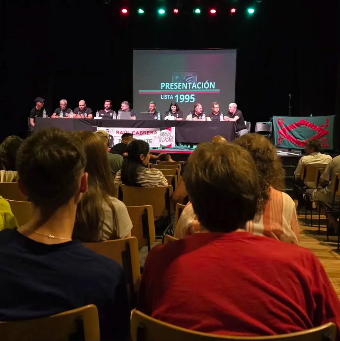 👏 Impresionante la gente que nos acompañó a la presentación de la lista 1995. De momento lo que podemos decir es que estamos muy emocionados y agradecidos por el apoyo. Ya ampliaremos. ¡Seguimos adelante! ¡Arriba Rampla!