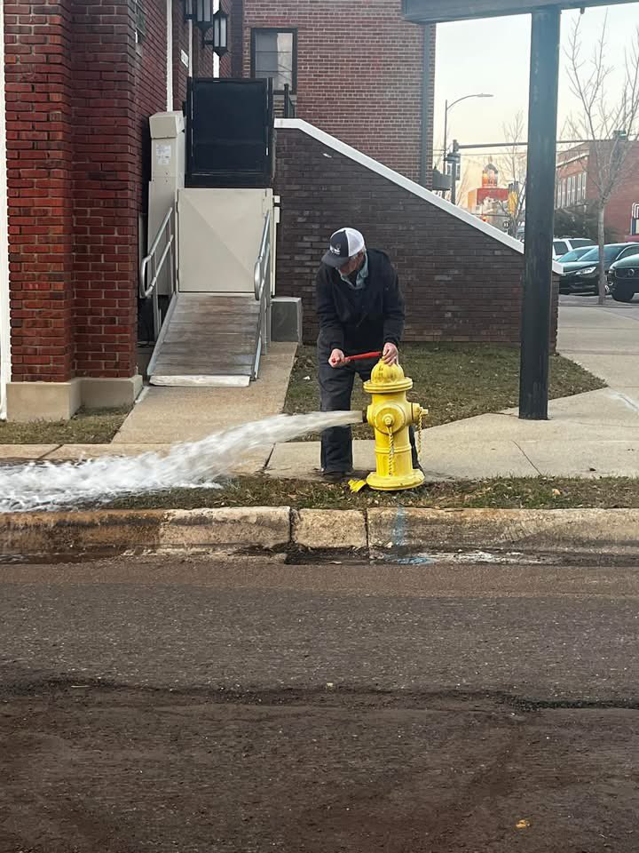 columbuslight's tweet photo. In any weather, our crews are driven to deliver reliable service. Let's partner to conserve energy and stay warm with thermostats set at 68 degrees today.  #ThePowerOfPeople https://t.co/Q6N6HNxPAv