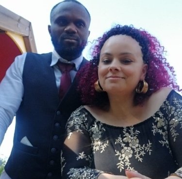 UssaroVerde's tweet image. Ieri, una donna dai capelli viola e un senegalese dipendente di una onlus, hanno provato a rapire una bambina... Oggi, in Germania, un afghano ha ucciso due persone fra cui un bambino... Ma voi continuate pure a parlare di maschio, bianco, etero... #Reimigration