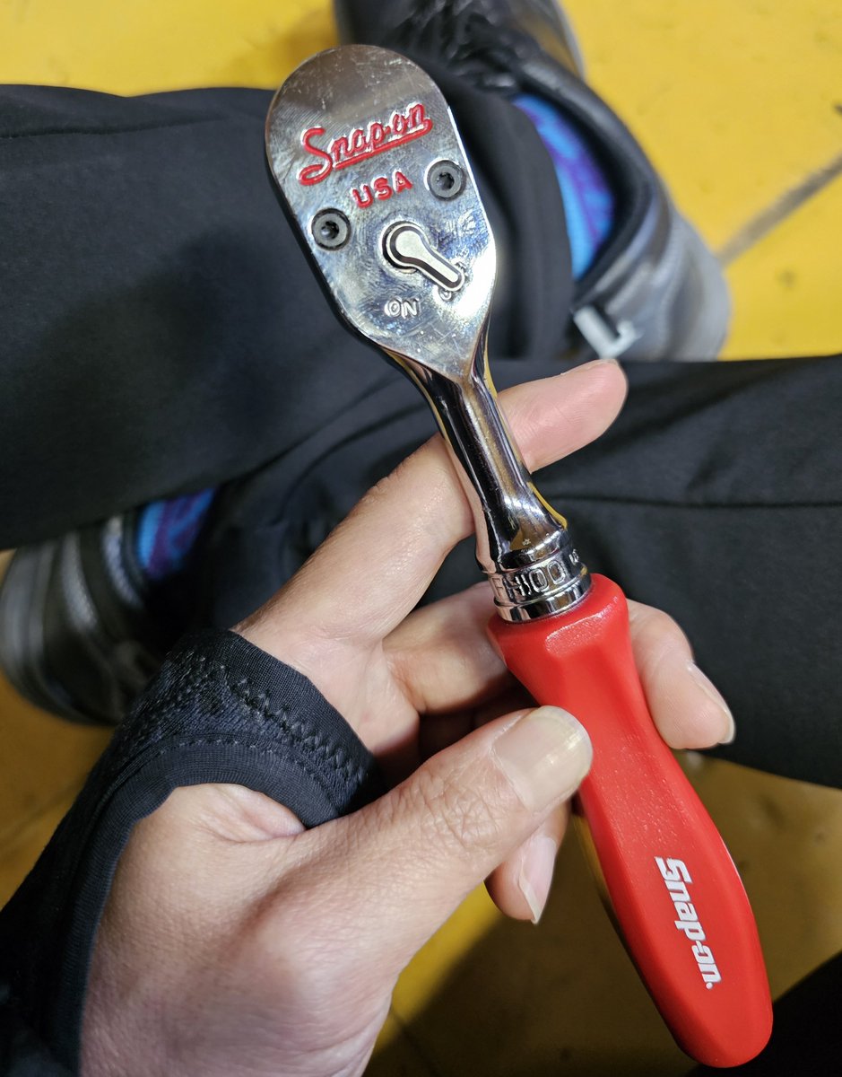 Ninja_Hiro90025's tweet photo. GPZ900R 用 工具を手に入れた
無駄に分解したくなる衝動(笑)

 #Snap_on
 #旧ロゴがかわちぃ https://t.co/tseOi68pQW
