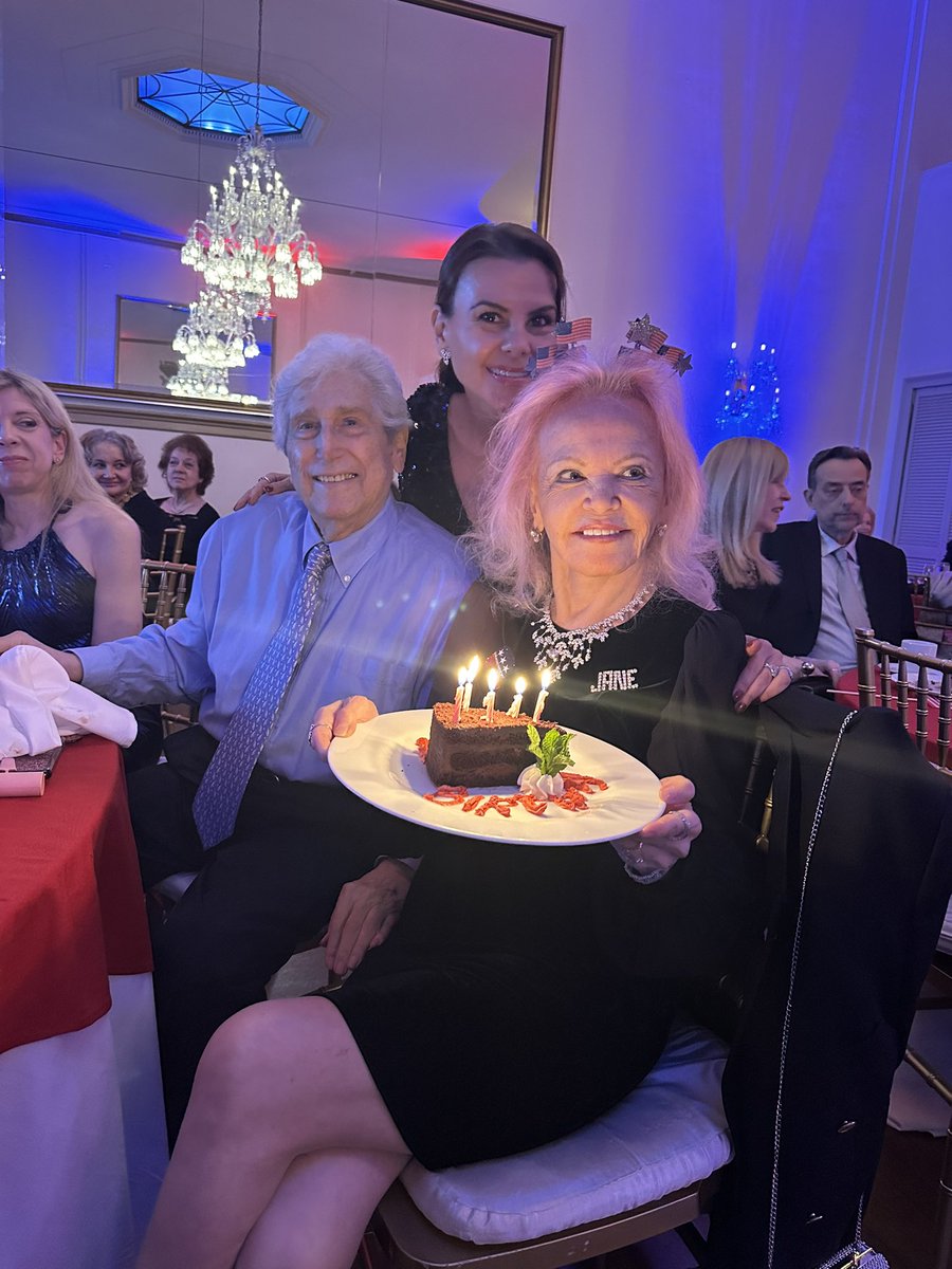 YesimGulsel's tweet photo. Inaugural Ball at WNRC 🎊🥳🇺🇸🇺🇸 MAGA https://t.co/Pyaht34m5F