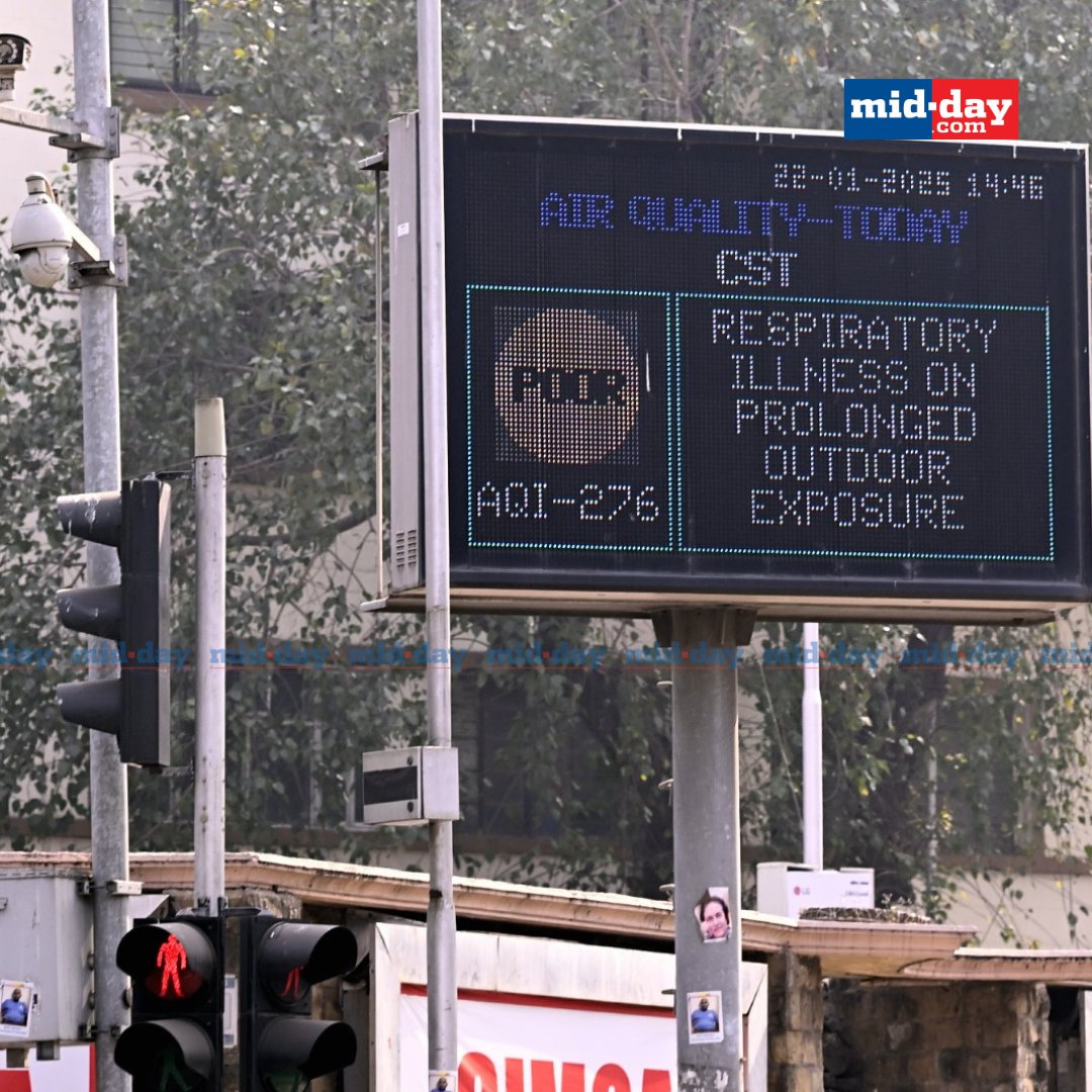 Visual of the AQI displayed on the digital board at CST of the area on January 22, 2025.

PC: <a href="/raje_ashish/">Ashish Raje</a>

#Mumbai #AQI #Smog #AirQuality #CST