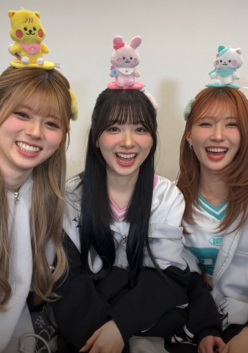 関西組の最高な笑顔が撮れた📸💛💚🩷 #NiziU #RIKU #MIIHI #MAYUKA