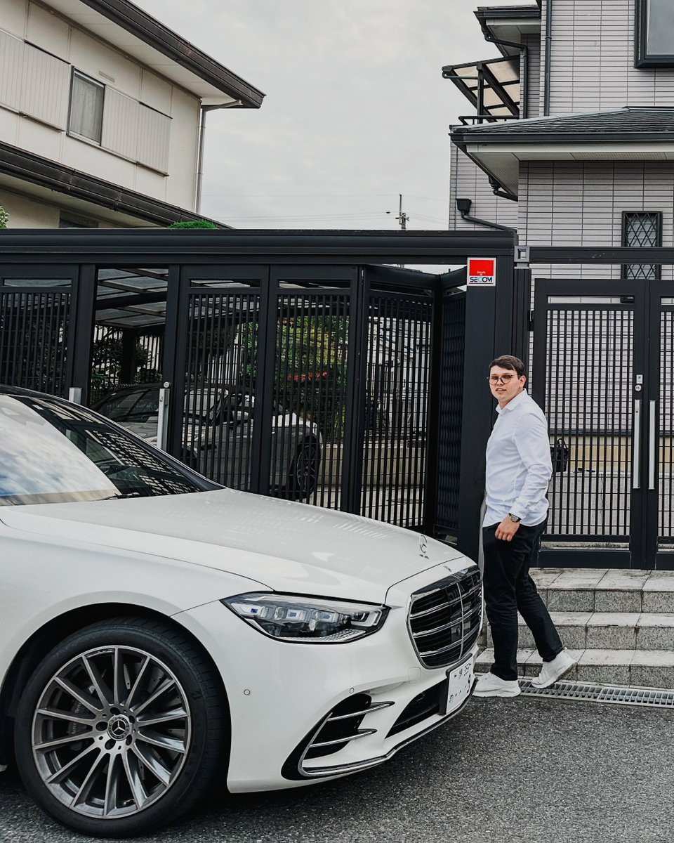 4heist4's tweet photo. “Style…style is everything”
Isn’t it?

#東京 #東京ランチ #tokyo #japan #日本 #cars #japanesecars #stylish #stylishlook #business #dressup #nihon #japantrip #japanstyle #4heist https://t.co/J7D67PXtW1