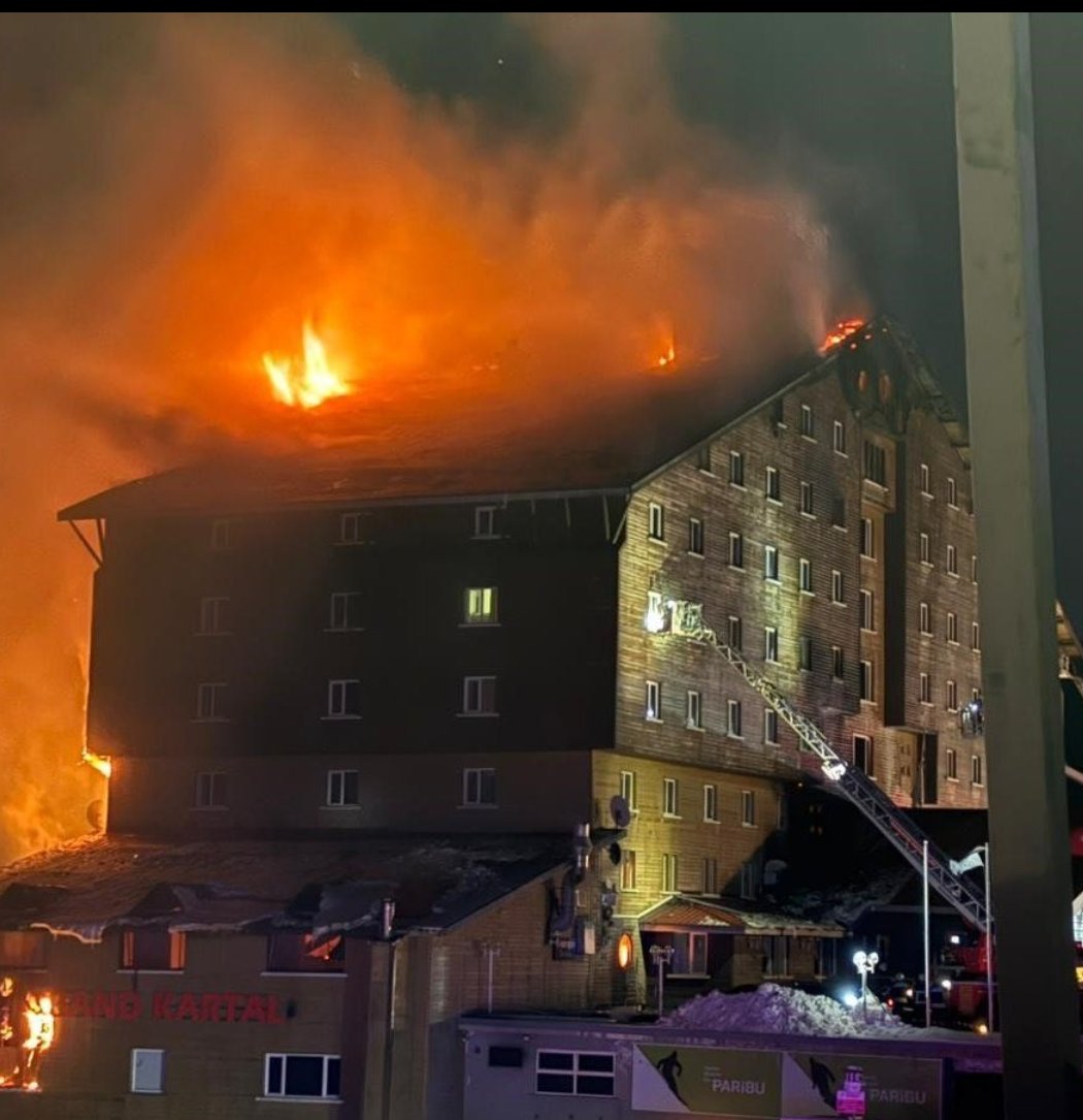 #bolukartalkaya ölenlere
 Allahtan rahmet yarılara acil şifalar dilerim. Ateş düştüğü yeri yakar.

#Bolu #yangin
#kartalkayafacia Bolu'da 76 Tanju Özcan Bolu Belediyesi