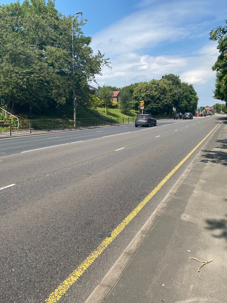 HighwaysNWEST's tweet image. Work starts this week to install average speed cameras and red-light enforcement cameras on the #A663 Broadway, Oldham.  There will be some lane closures, so please allow plenty of time to travel: Further details available on our website:
nationalhighways.co.uk/our-roads/nort…